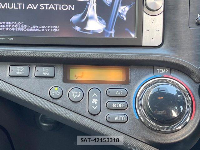 Toyota AQUA 2012-06 6813708-6