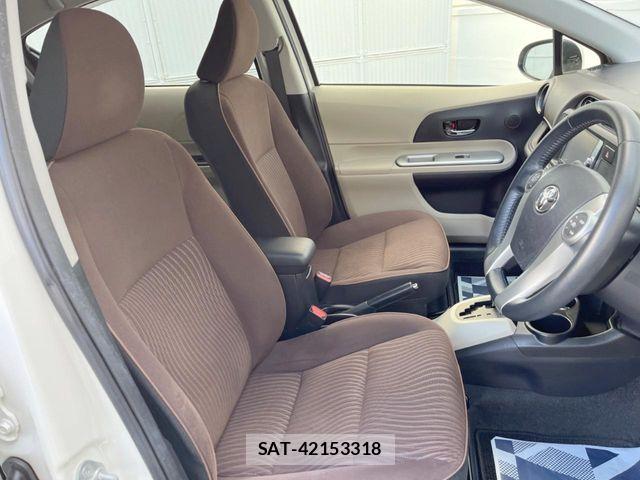 Toyota AQUA 2012-06 6813708-7