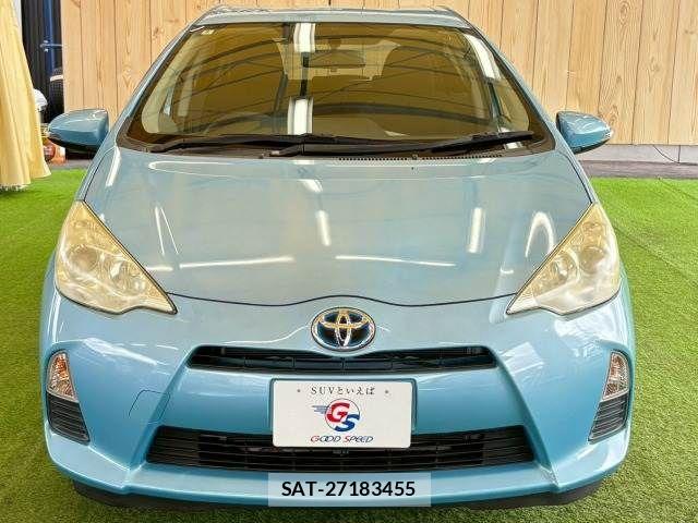 Toyota AQUA 2012-08 6813682-11