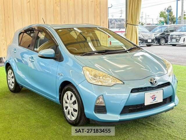 Toyota AQUA 2012-08 6813682-12