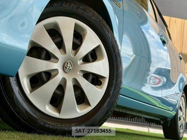 Toyota AQUA 2012-08 6813682-19