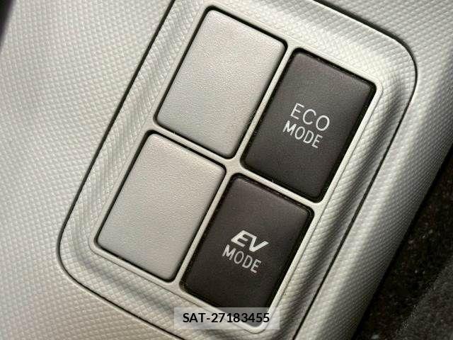 Toyota AQUA 2012-08 6813682-6