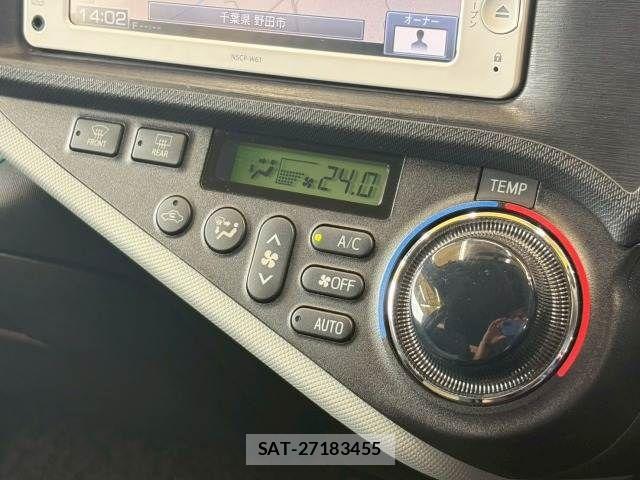 Toyota AQUA 2012-08 6813682-7