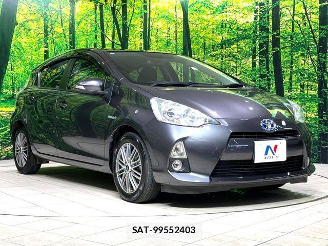 Toyota AQUA 2013-06 6813694-15