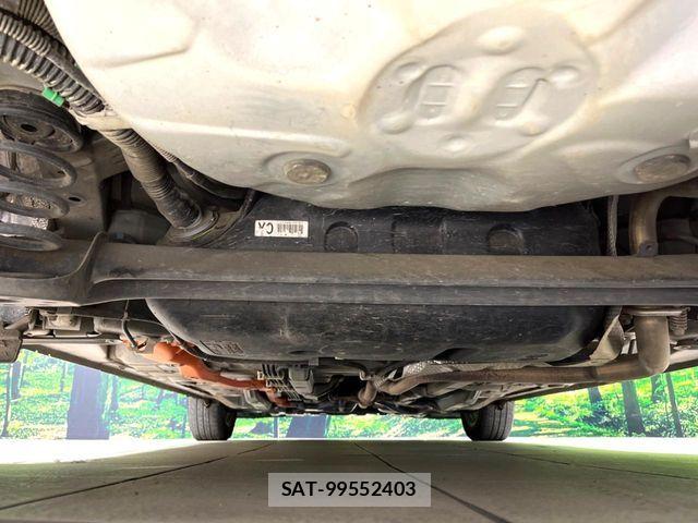Toyota AQUA 2013-06 6813694-18