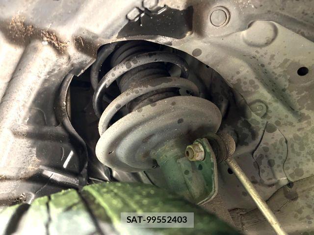 Toyota AQUA 2013-06 6813694-19