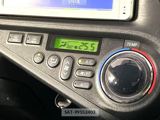 Toyota AQUA 2013-06 6813694-5