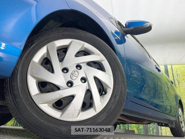 Toyota AQUA 2015-04 6813679-12