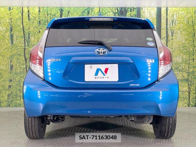 Toyota AQUA 2015-04 6813679-14