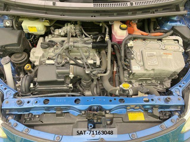 Toyota AQUA 2015-04 6813679-17
