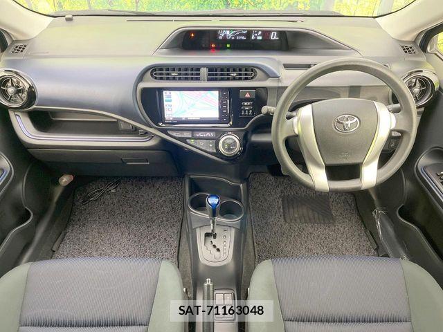 Toyota AQUA 2015-04 6813679-1