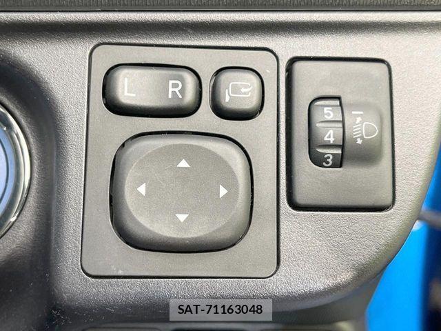 Toyota AQUA 2015-04 6813679-5