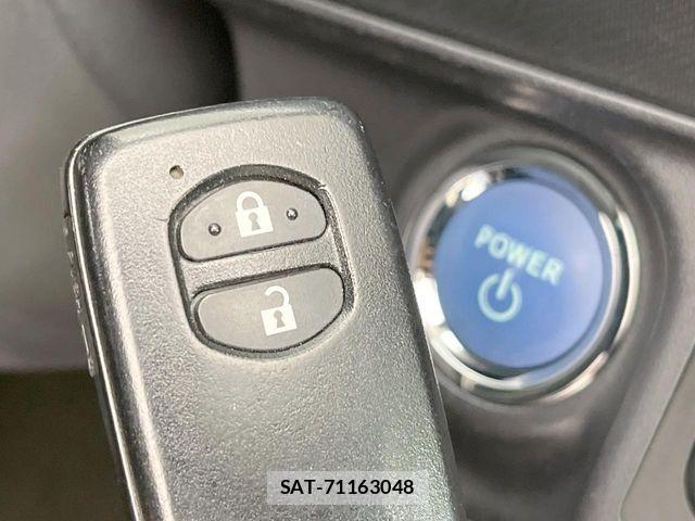 Toyota AQUA 2015-04 6813679-6