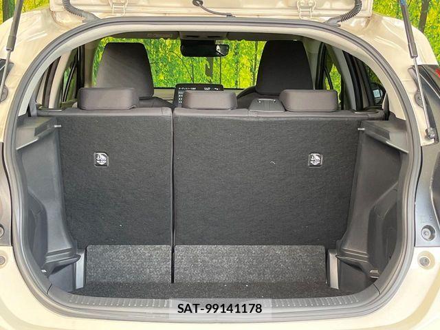 Toyota AQUA 2023-06 6813647-9