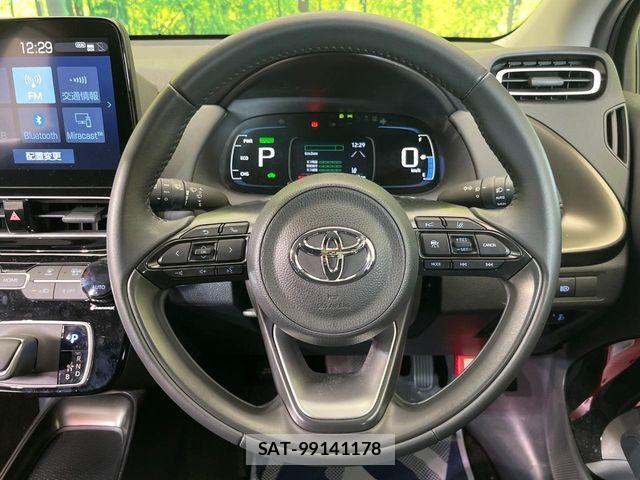 Toyota AQUA 2023-06 6813647-10