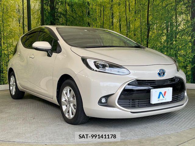 Toyota AQUA 2023-06 6813647-15