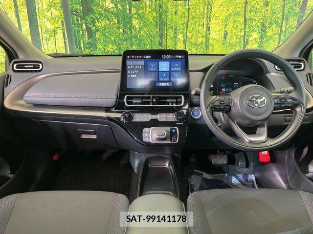Toyota AQUA 2023-06 6813647-1