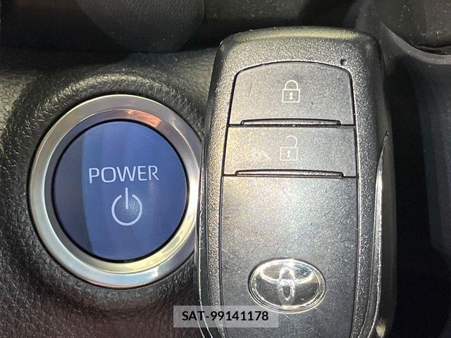 Toyota AQUA 2023-06 6813647-6
