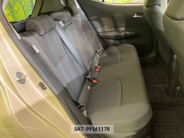 Toyota AQUA 2023-06 6813647-8