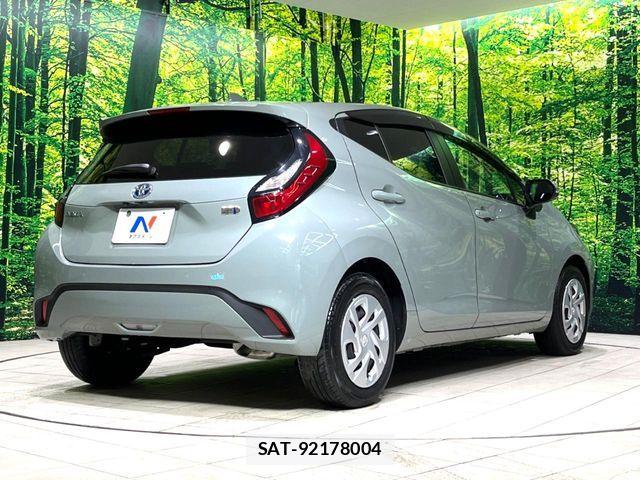 Toyota AQUA 2023-02 6813646-16