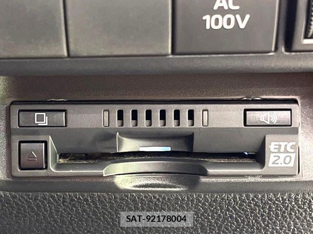 Toyota AQUA 2023-02 6813646-6