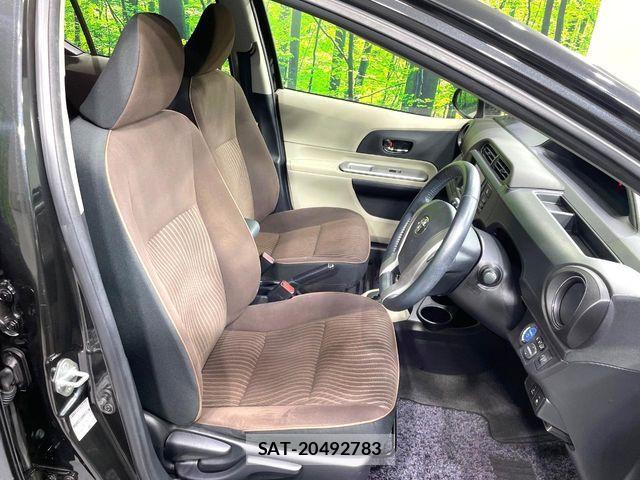 Toyota AQUA 2012-07 6813707-9