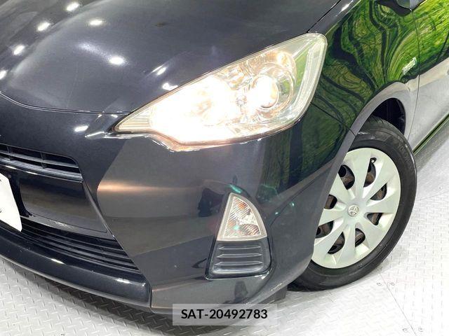 Toyota AQUA 2012-07 6813707-13