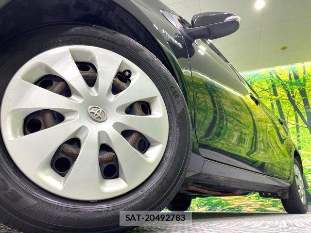 Toyota AQUA 2012-07 6813707-14