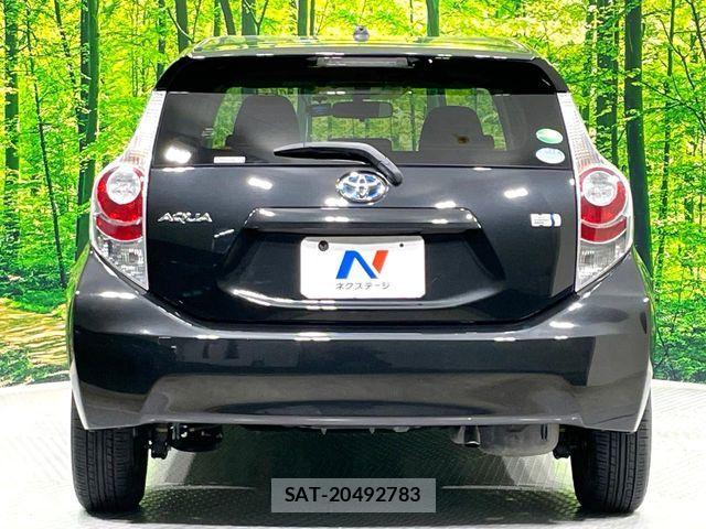 Toyota AQUA 2012-07 6813707-16