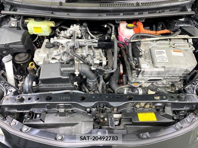 Toyota AQUA 2012-07 6813707-17