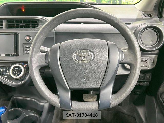Toyota AQUA 2017-10 6813677-10