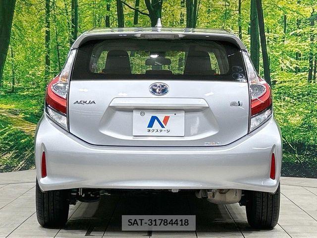 Toyota AQUA 2017-10 6813677-14