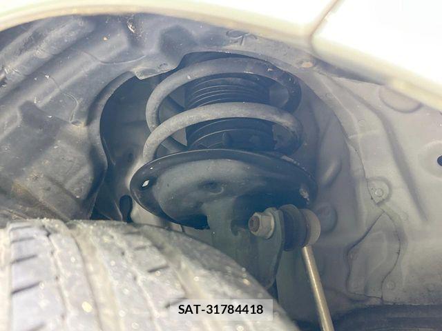 Toyota AQUA 2017-10 6813677-19