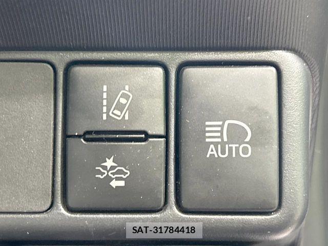Toyota AQUA 2017-10 6813677-3