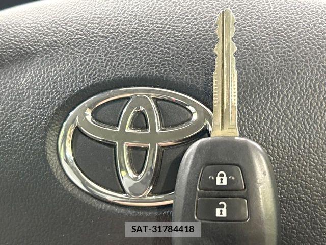 Toyota AQUA 2017-10 6813677-6