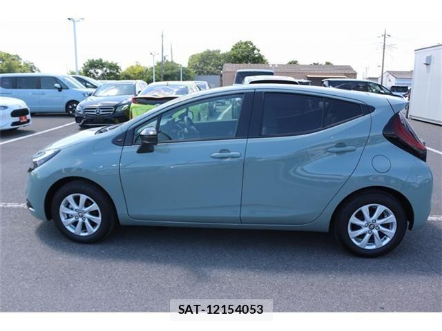 Toyota AQUA 2025-12 6813641-9