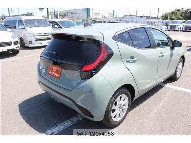 Toyota AQUA 2025-12 6813641-22