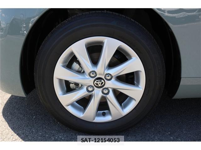 Toyota AQUA 2025-12 6813641-26