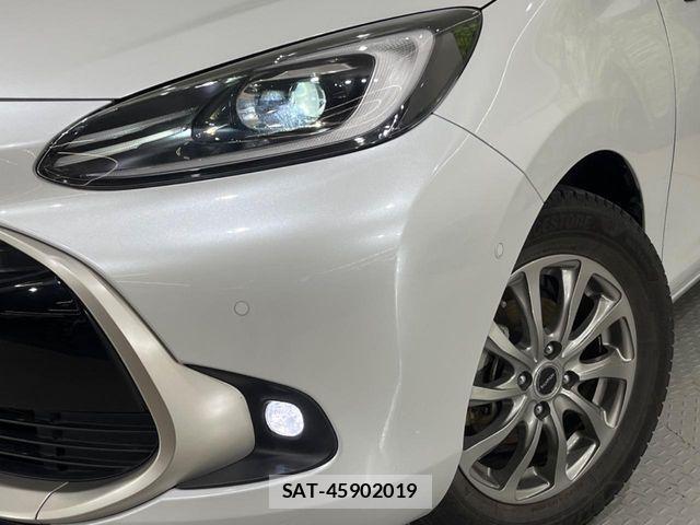 Toyota AQUA 2023-09 6813642-11