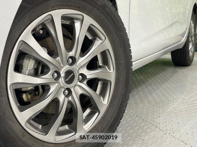 Toyota AQUA 2023-09 6813642-12