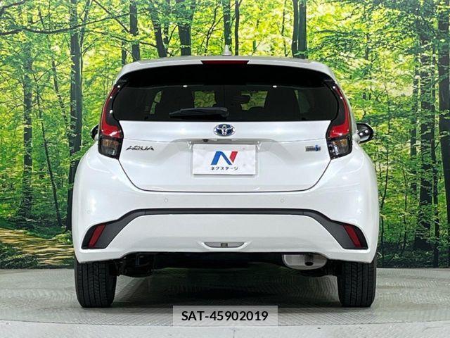 Toyota AQUA 2023-09 6813642-14