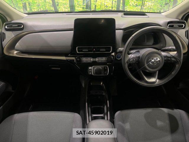 Toyota AQUA 2023-09 6813642-1