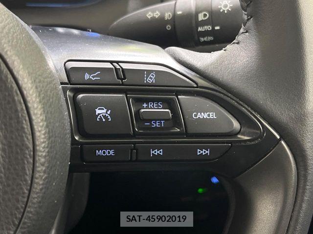 Toyota AQUA 2023-09 6813642-5