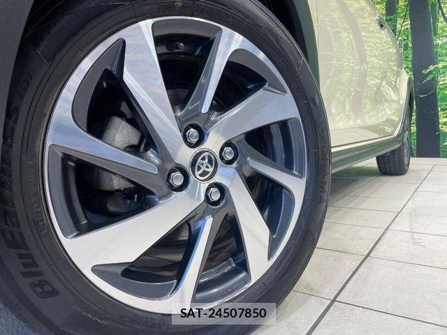 Toyota AQUA 2019-09 6813657-11