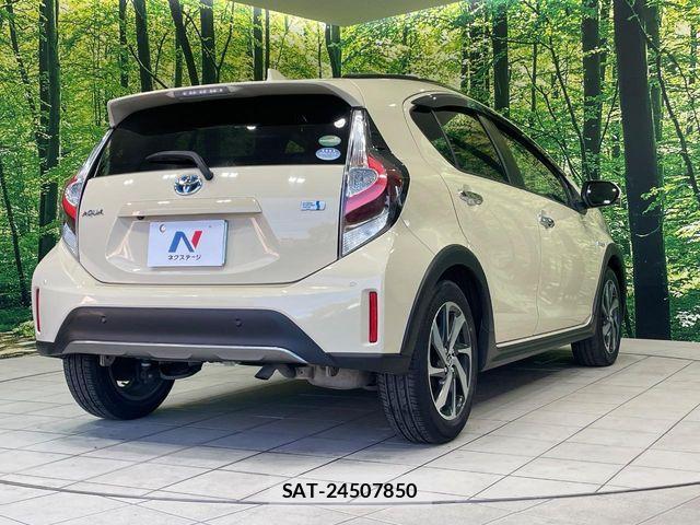Toyota AQUA 2019-09 6813657-16