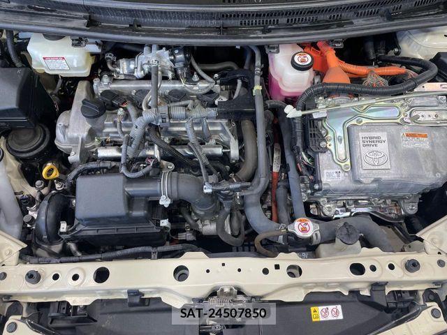 Toyota AQUA 2019-09 6813657-17