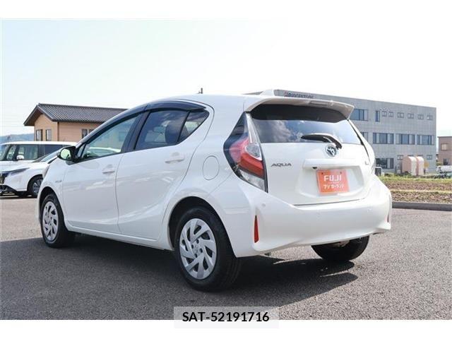 Toyota AQUA 2019-07 6901952-18