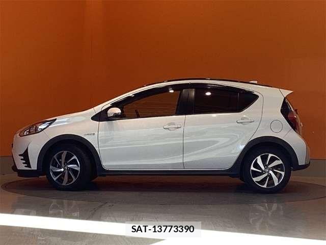 Toyota AQUA 2018-03 6901970-9