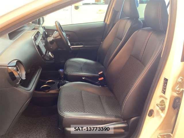 Toyota AQUA 2018-03 6901970-14