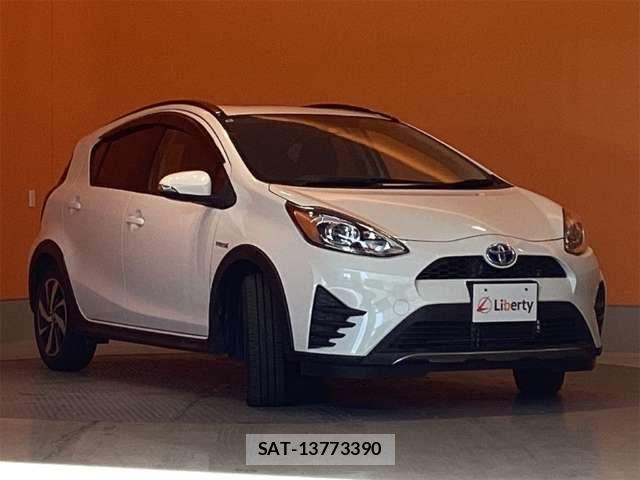 Toyota AQUA 2018-03 6901970-8
